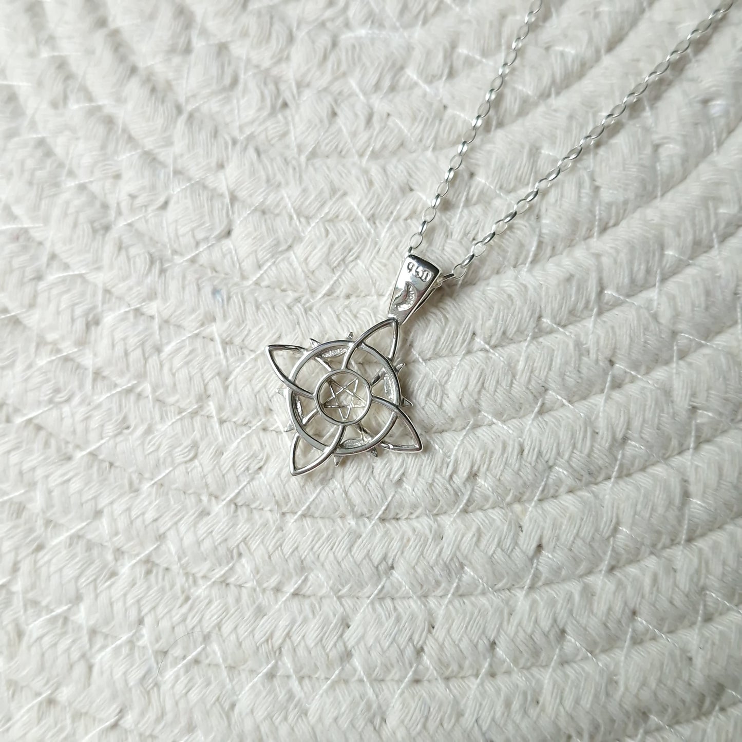 Nudo de Bruja Plata 950 con Lunas