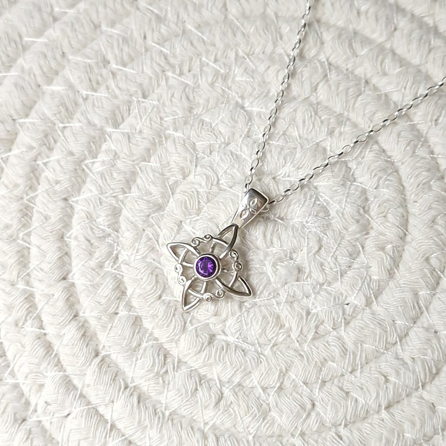 Nudo de Bruja Plata 950 con Circón Morado
